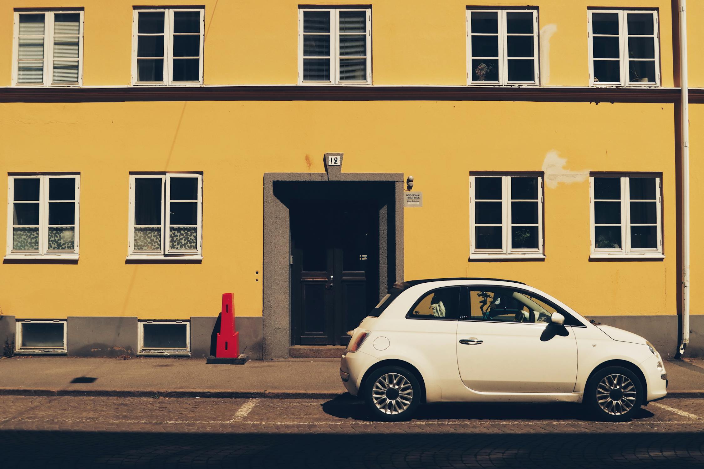 Article Image for Airport Car Rentals: Tips for Finding the Best Deals and Avoiding Pitfalls