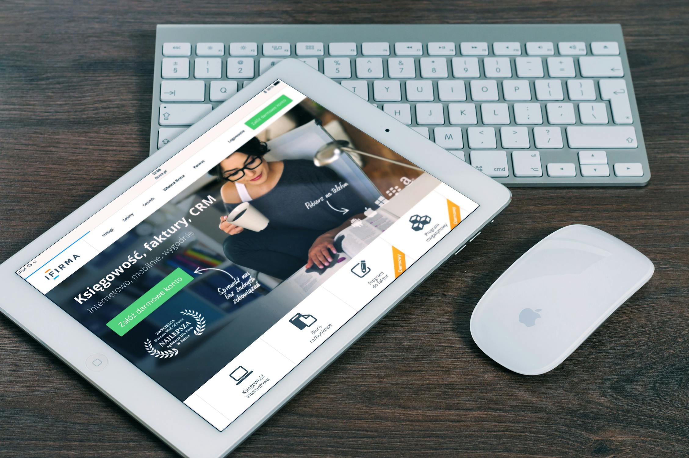 Article Image for Intelligent Customer Database Software: Smart Data Management for CRM
