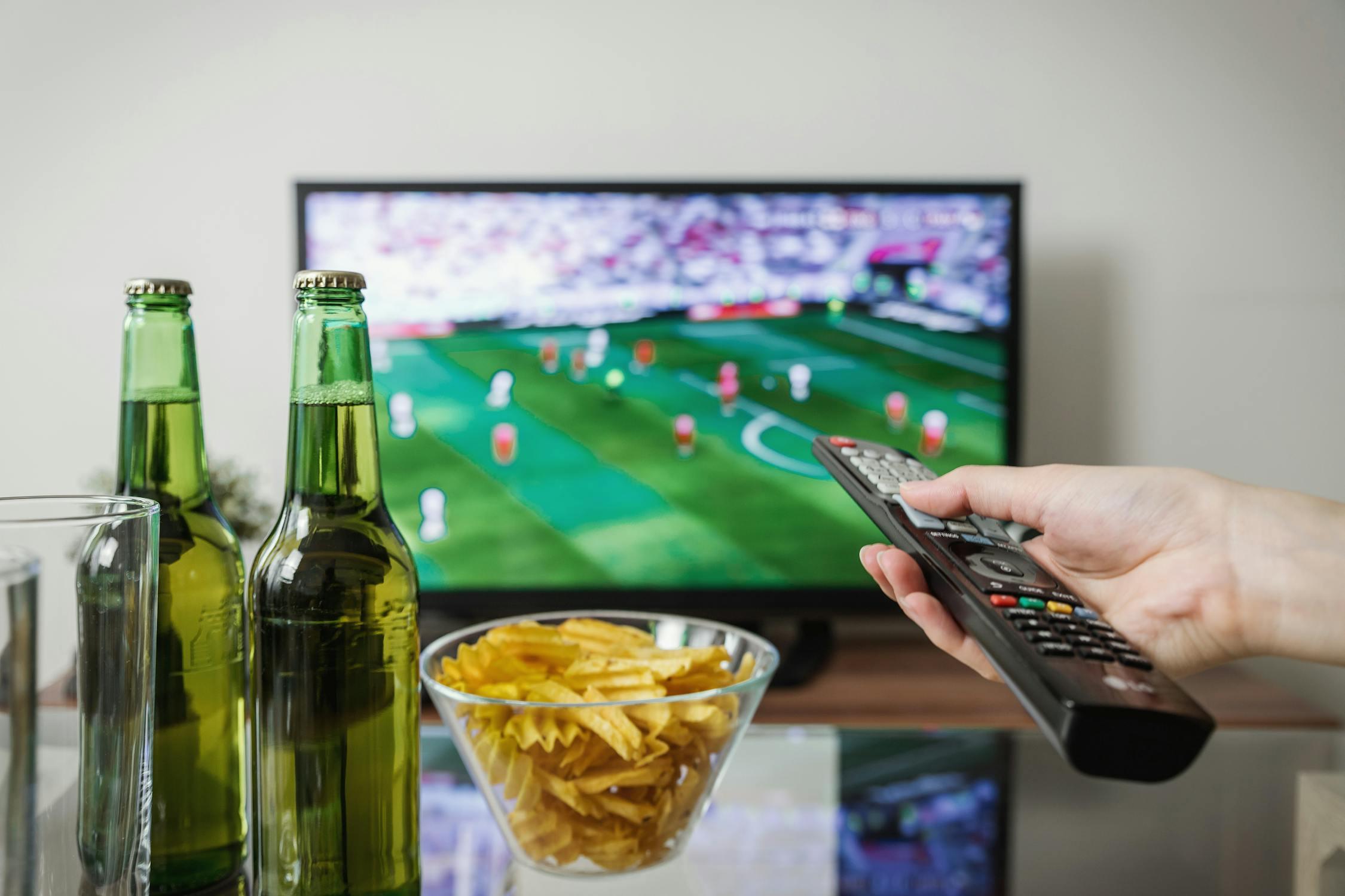 Article Image for Combined TV and Internet Deals: Bundle and Save on Connectivity