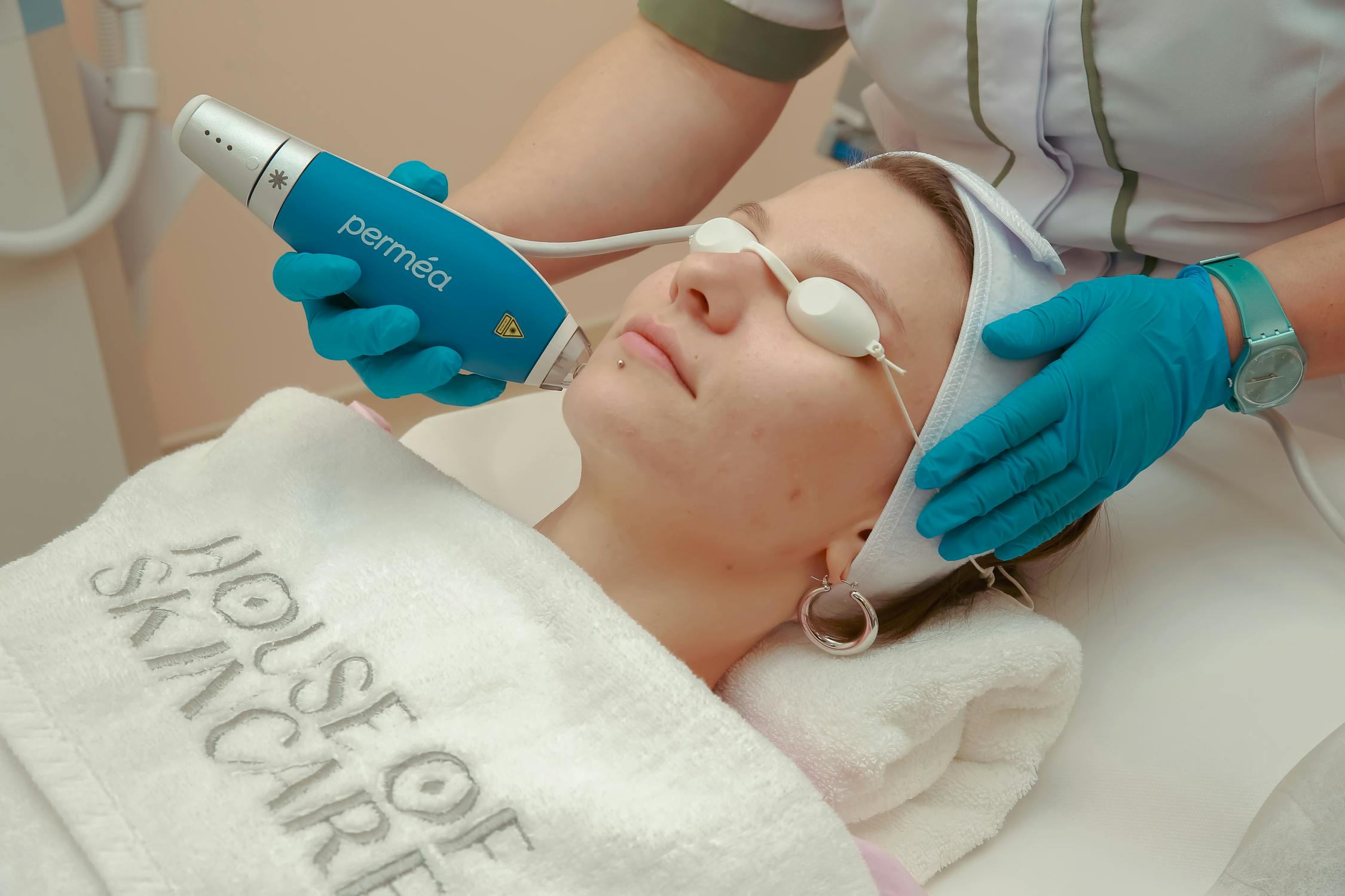 Article Image for Laser skin resurfacing for fine lines and wrinkles with expert consultation