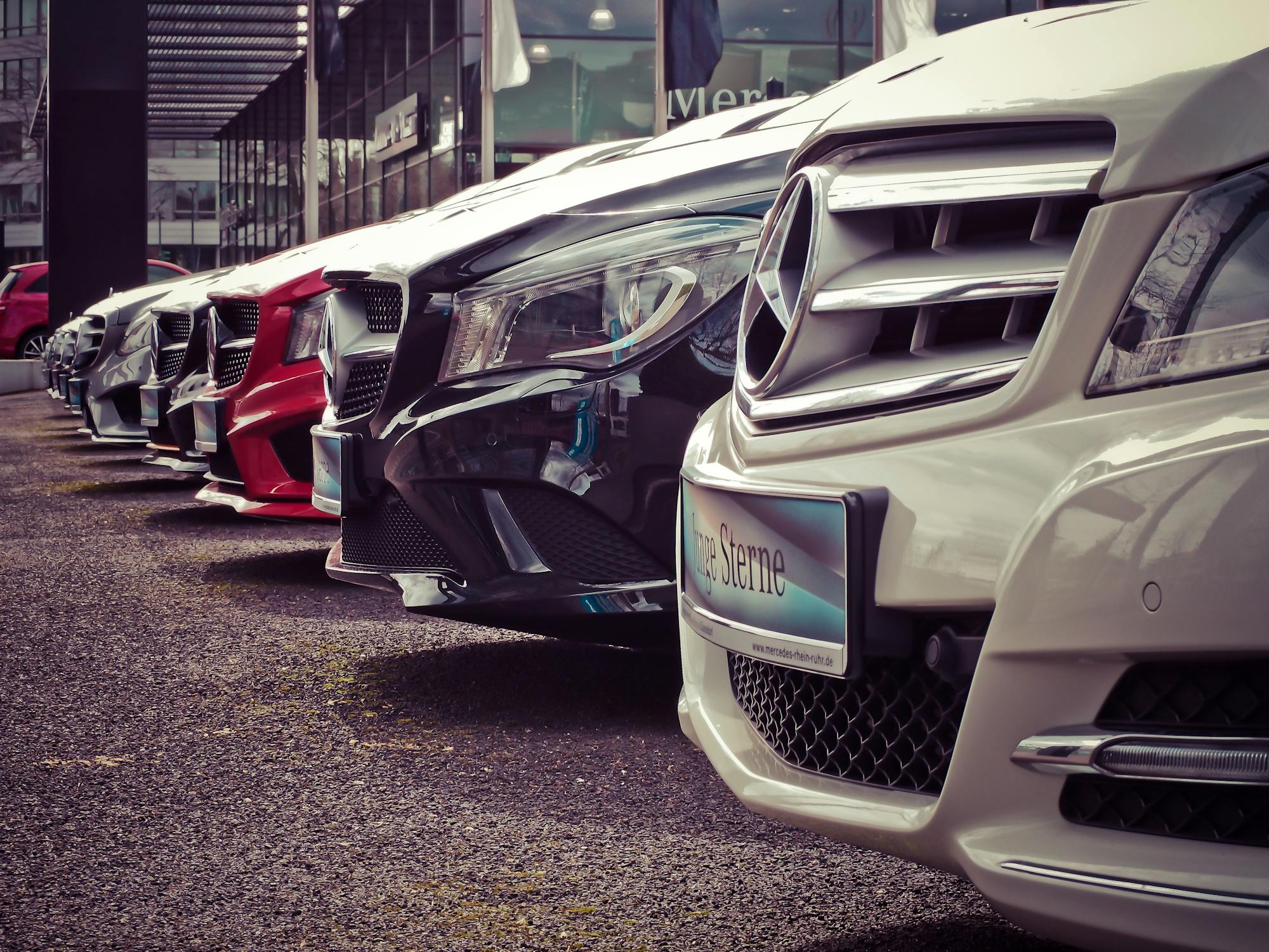 Article Image for Auto Hire Services: Tips for Renting a Car Locally and Abroad