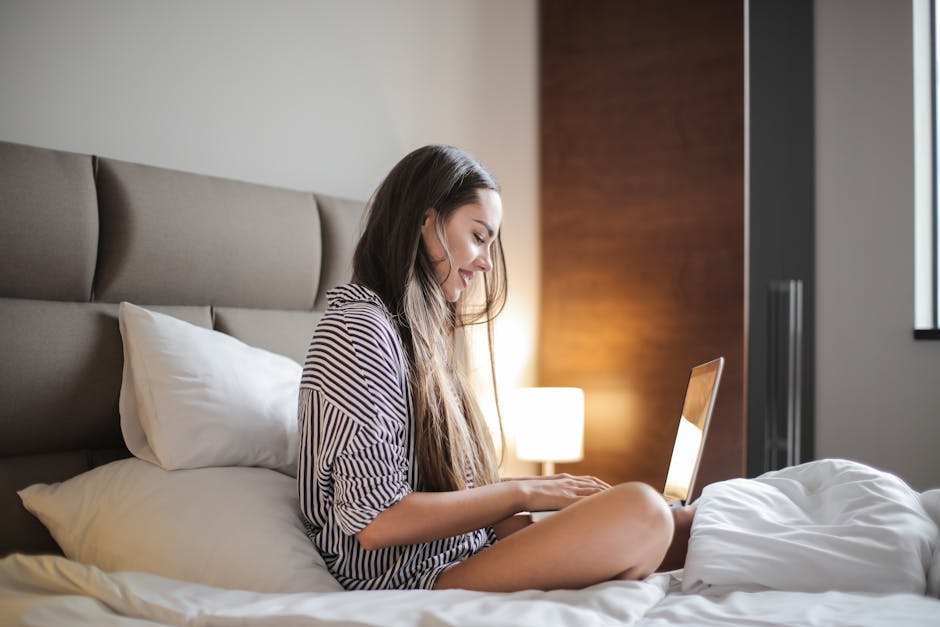 Article Image for Navigating the World of Online Dating: Tips for Building Meaningful Connections