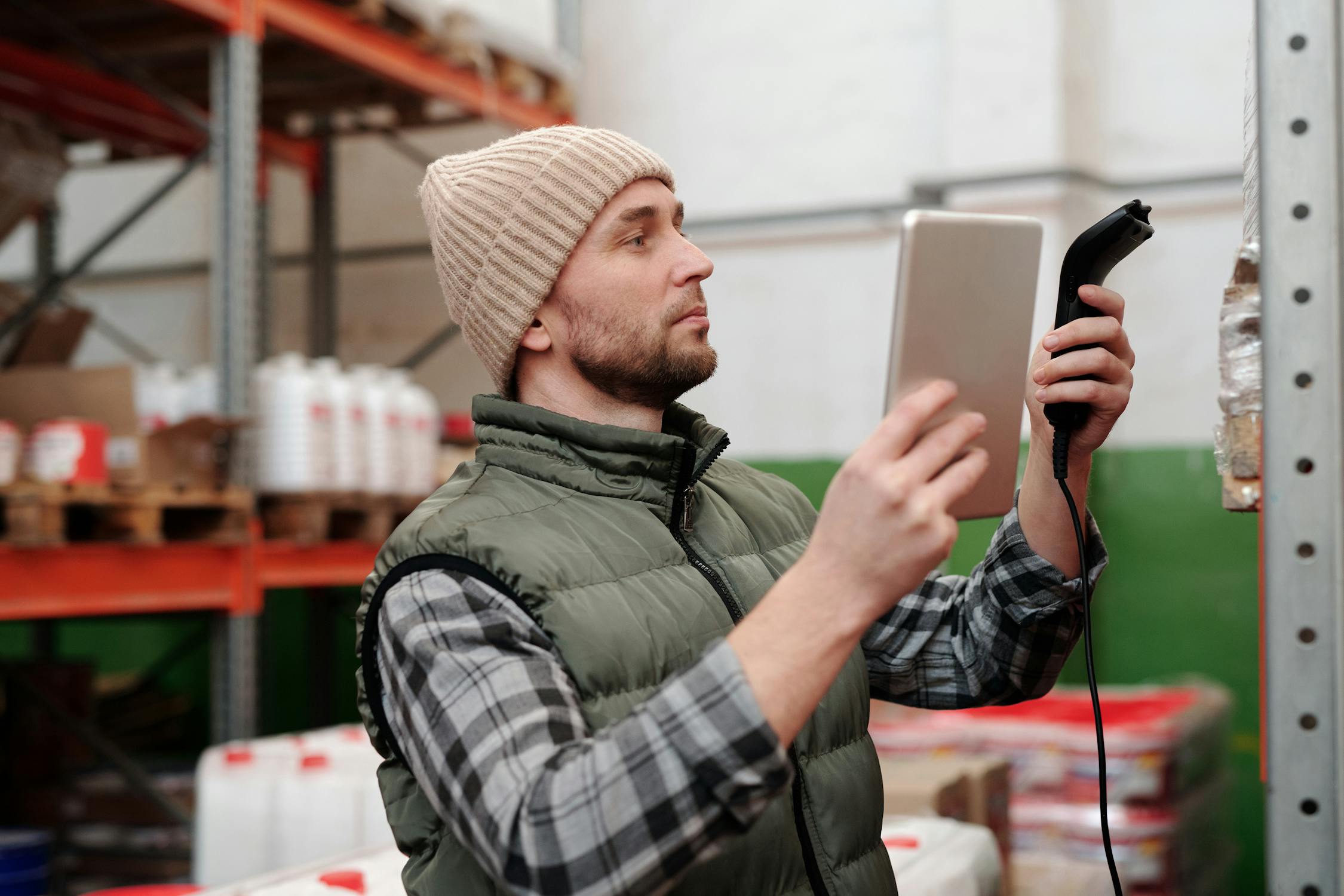 Article Image for Inventory Tracking Systems for Small Warehouses: Boost Stock Accuracy