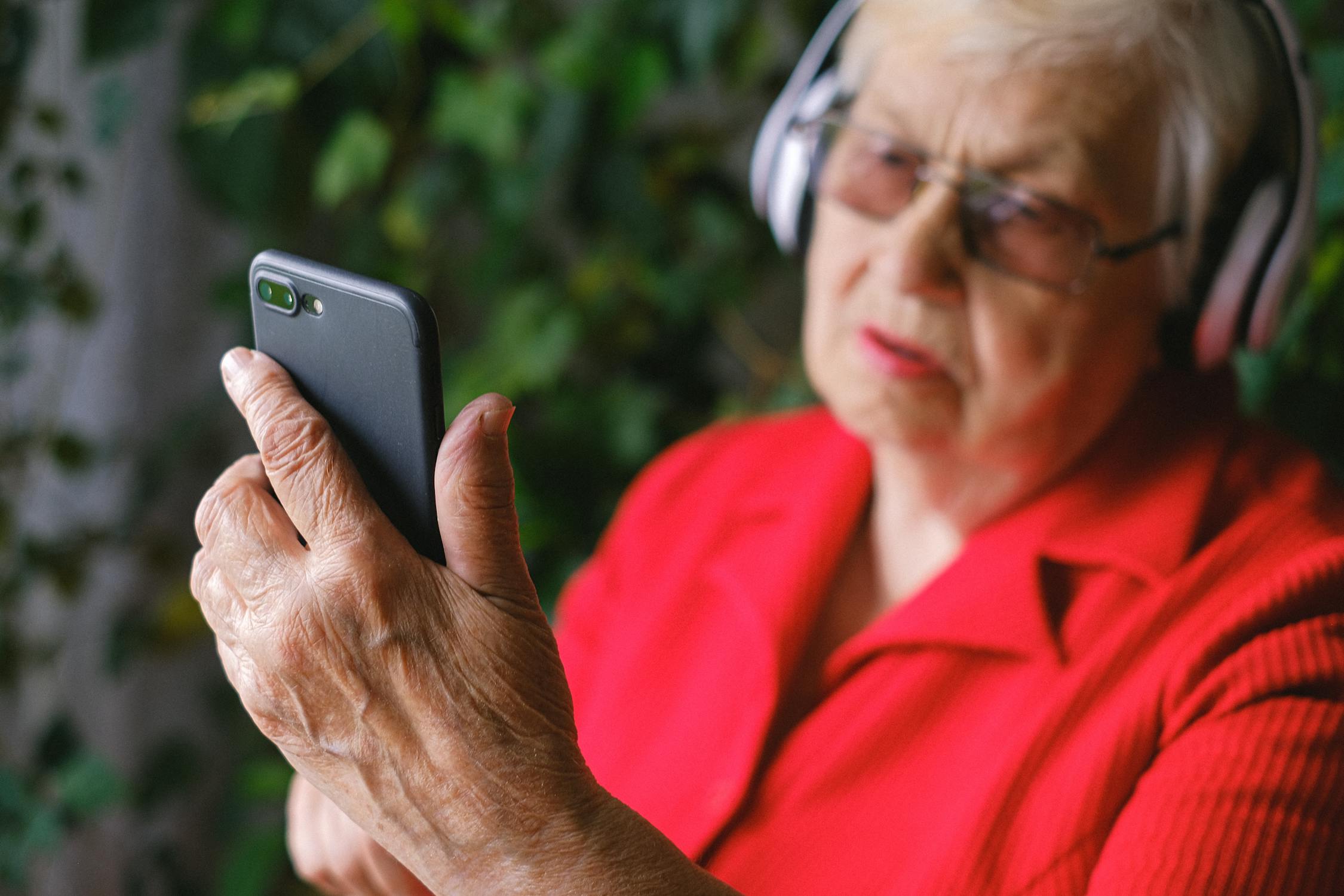 Article Image for Top Cellphone Carriers of 2024: Comparing Plans and Coverage