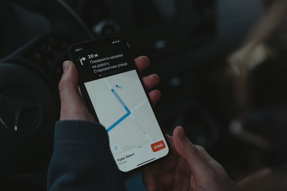Article Image for GPS Fleet Tracking Solutions for Business Efficiency