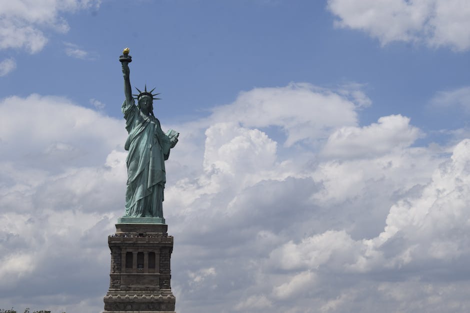Article Image for The Pros and Cons of Canada Immigration Lawyers