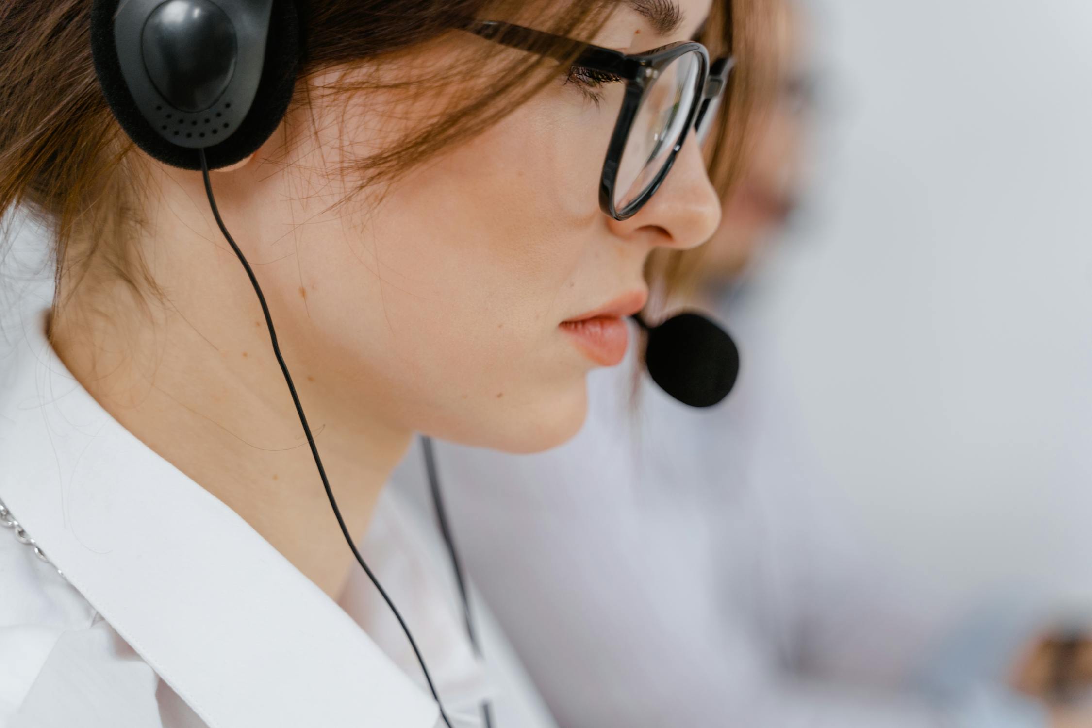 Article Image for Tools for Managing Call Centers in the Cloud: Enhance Operational Efficiency