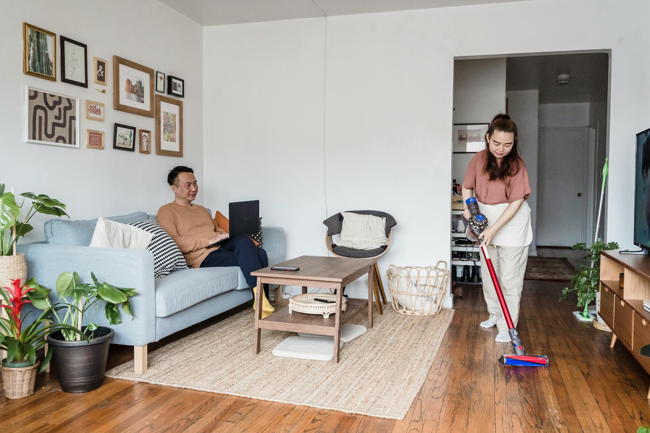 Article Image for Top Vacuum Cleaners of 2024: Keeping Your Home Clean with Ease