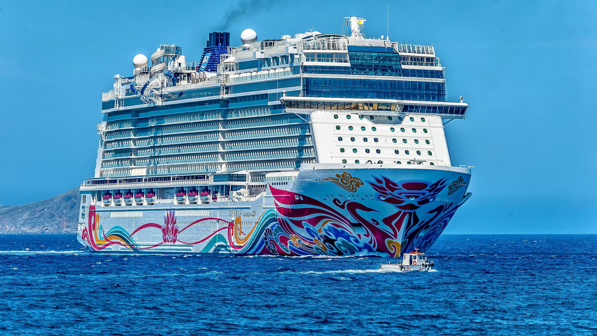 Article Image for Last-Minute Luxury Cruises with All-Inclusive Service: Premium Offers on Short Notice