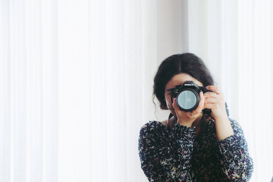 Article Image for Easy-to-Use Compact Cameras for Smartphones: Simple and Effective Photography
