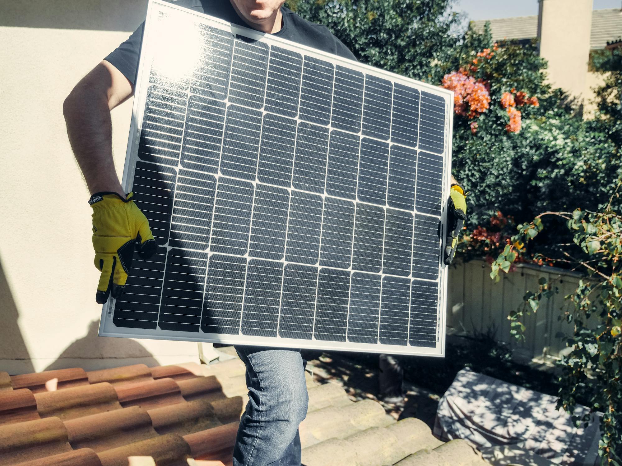 Article Image for Installing Solar Panels and Batteries for Home Use: A Comprehensive Guide